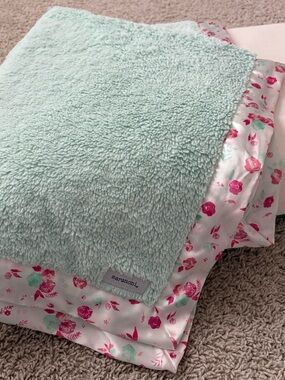 saranoni Mint Sherpa Baby Blanket with Floral Satin Trim